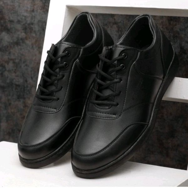 کفش اسپرت مردانه مدل شاتل رنگ تمام مشکی