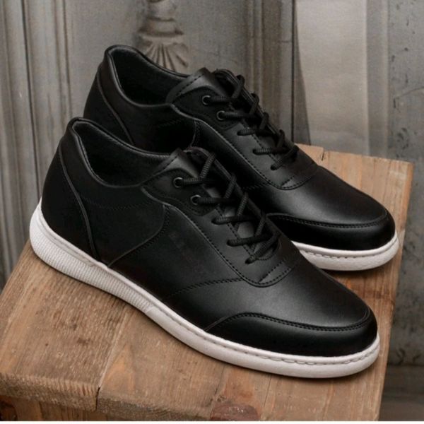 کفش اسپرت مردانه مدل شاتل رنگ مشکی زیره سفید