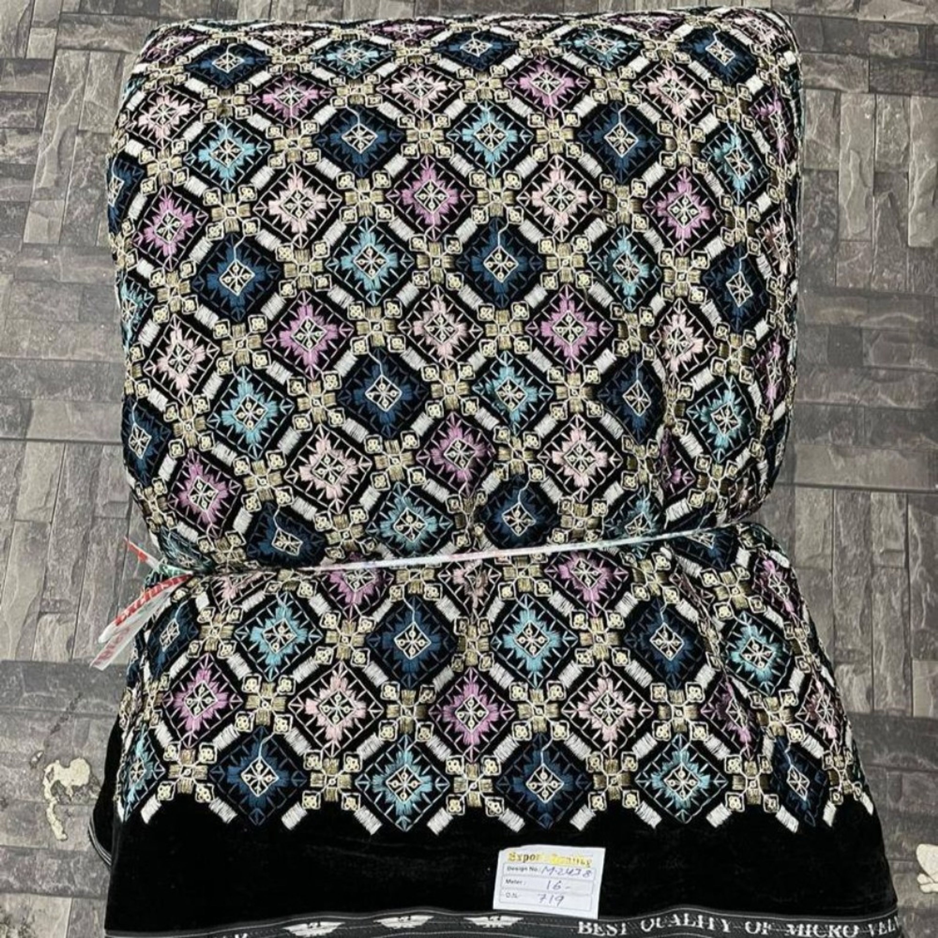خرید اینترنتی مخمل سوزندوزی M2438