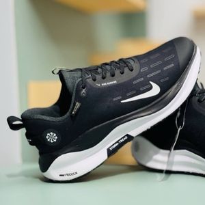مشخصات کتونی نایک اینفینیتی Nike React InfinityRN 4 Gore-Tex کد 4051803