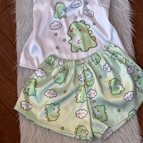 ست تاپ و شلوارک ساتن دایناسور