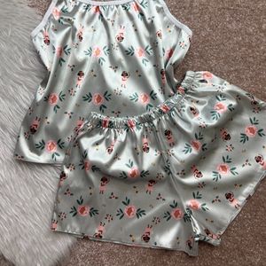 مشخصات تاپ و شلوارک ساتن موآنا