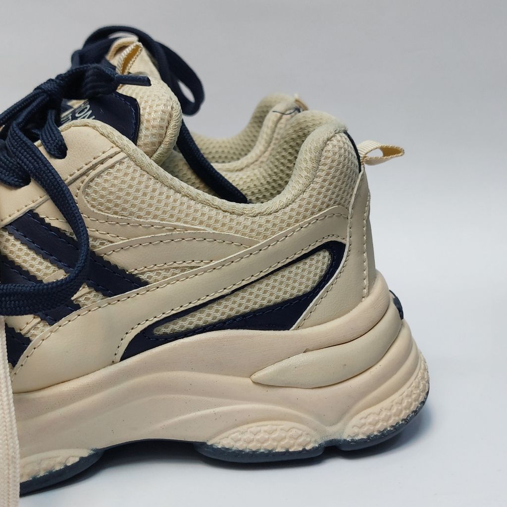 مشخصات کتونی آدیداس سه خط فشن با کیفیت Adidas