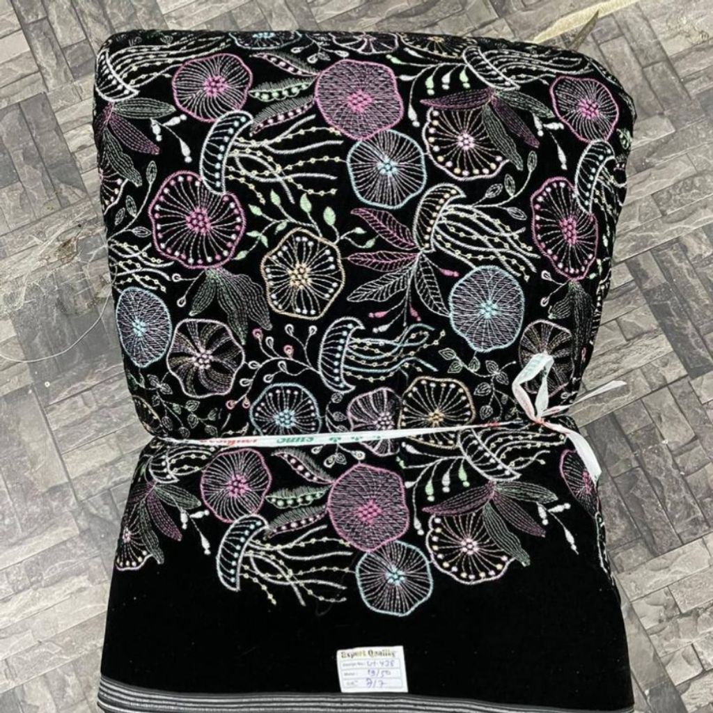 مشخصات مخمل سوزندوزی G438