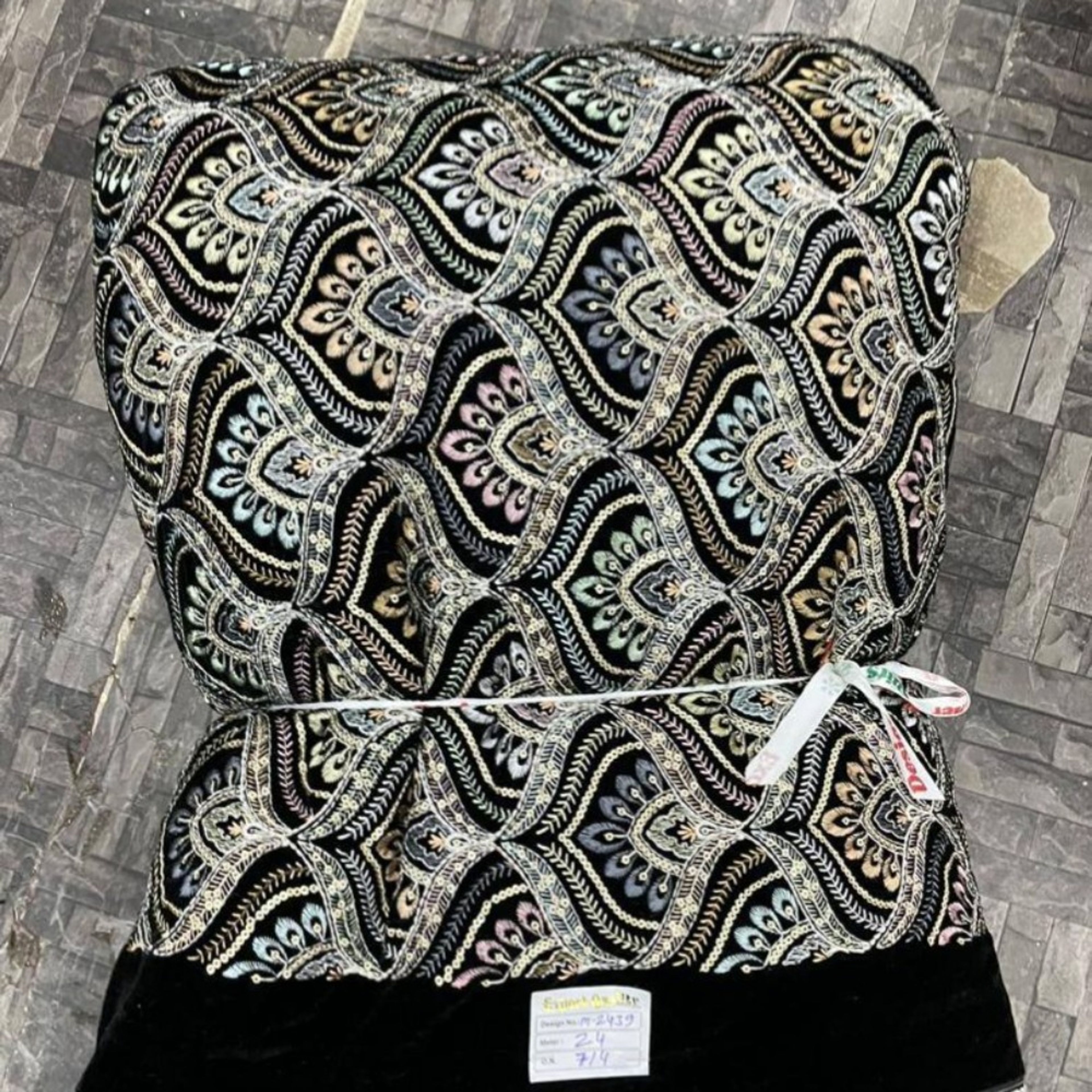 قیمت ارزان مخمل سوزندوزی M2439