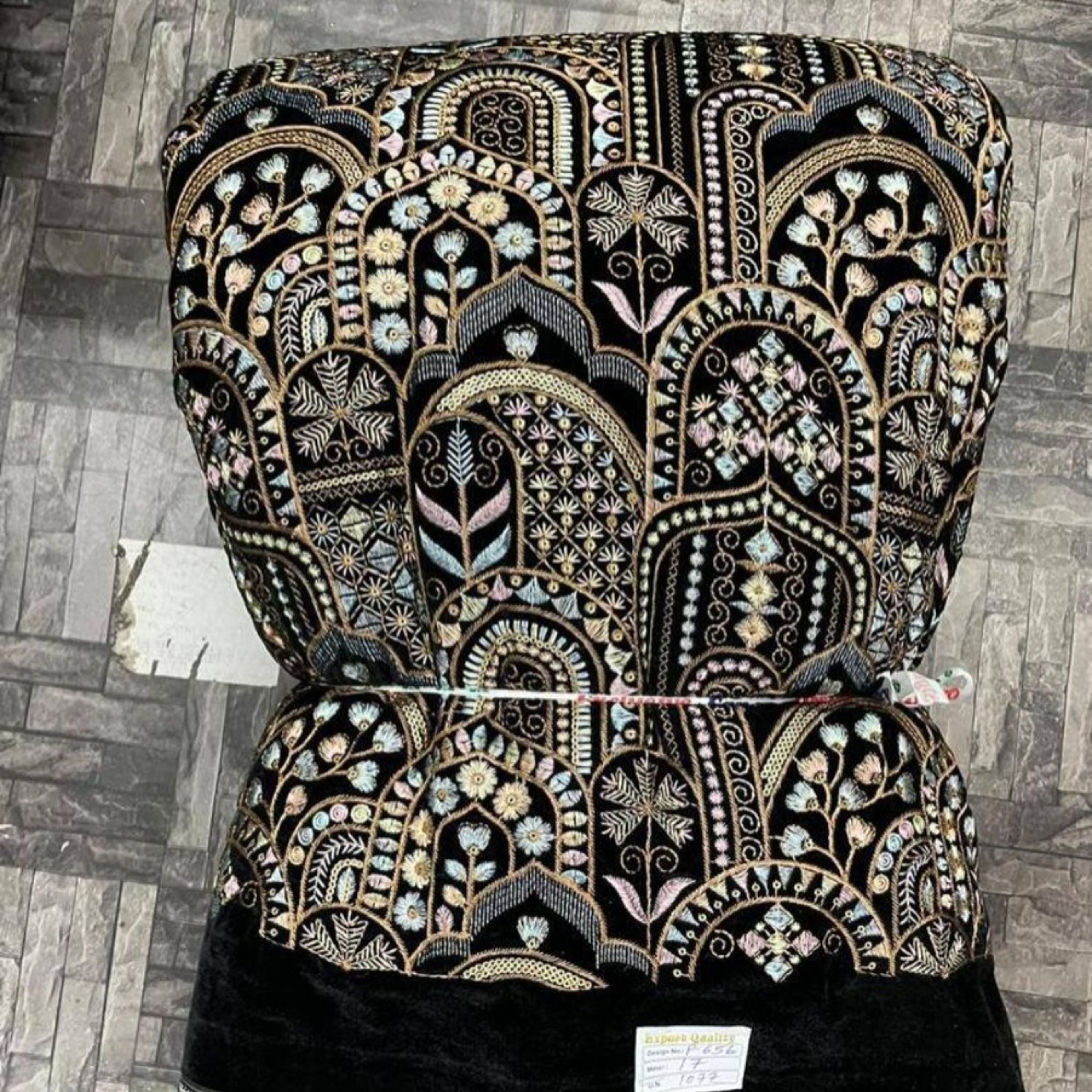 قیمت مخمل سوزندوزی P656