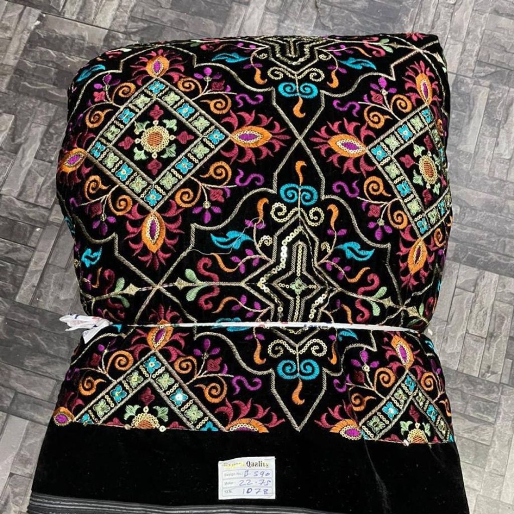 خرید اینترنتی مخمل سوزندوزی B590