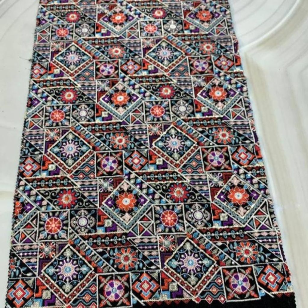 مشخصات مخمل سوزندوزی S658