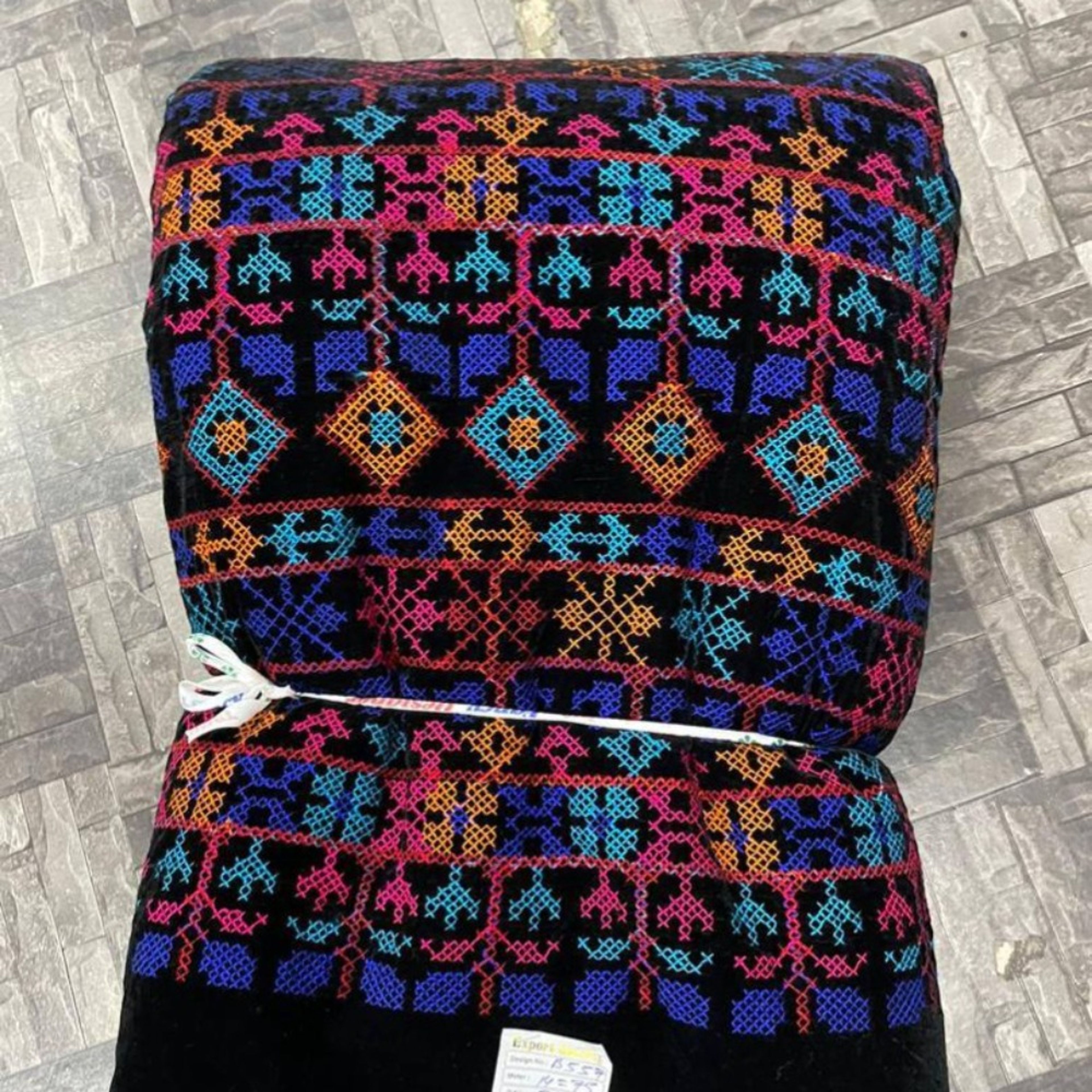 خرید اینترنتی مخمل سوزندوزی B557