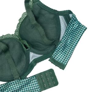 سوتین اسفنجی زیرفنر نیم جک کد 037 ماهی