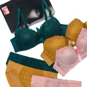 ست سوتین و شورت اسفنجی سایز کوچک کد01901 ماهی