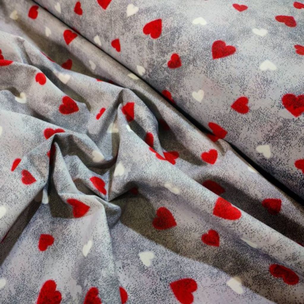 فروش اینترنتی پارچه ملحفه مدل پتینه طرح قلب قرمز  عرض 2 متر