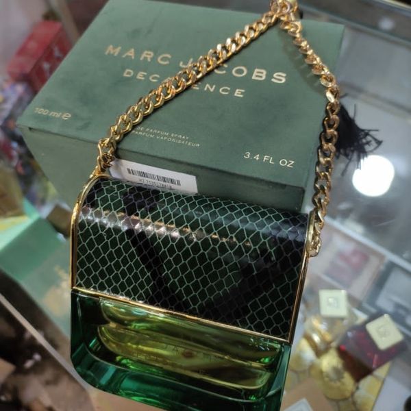 عطر ادکلن مارک جاکوبز دکادنس-Marc Jacobs Decadence مناسب فصول سرد سال مانن