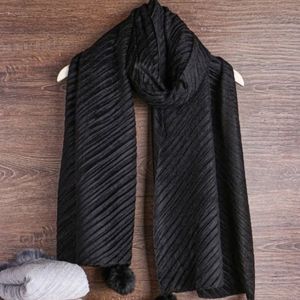خرید اینترنتی شال مخمل پلیسه پاییزه منگوله دار