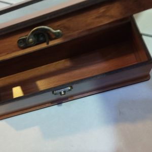 مشخصات جا کاردی چوبی طرح قفل دار