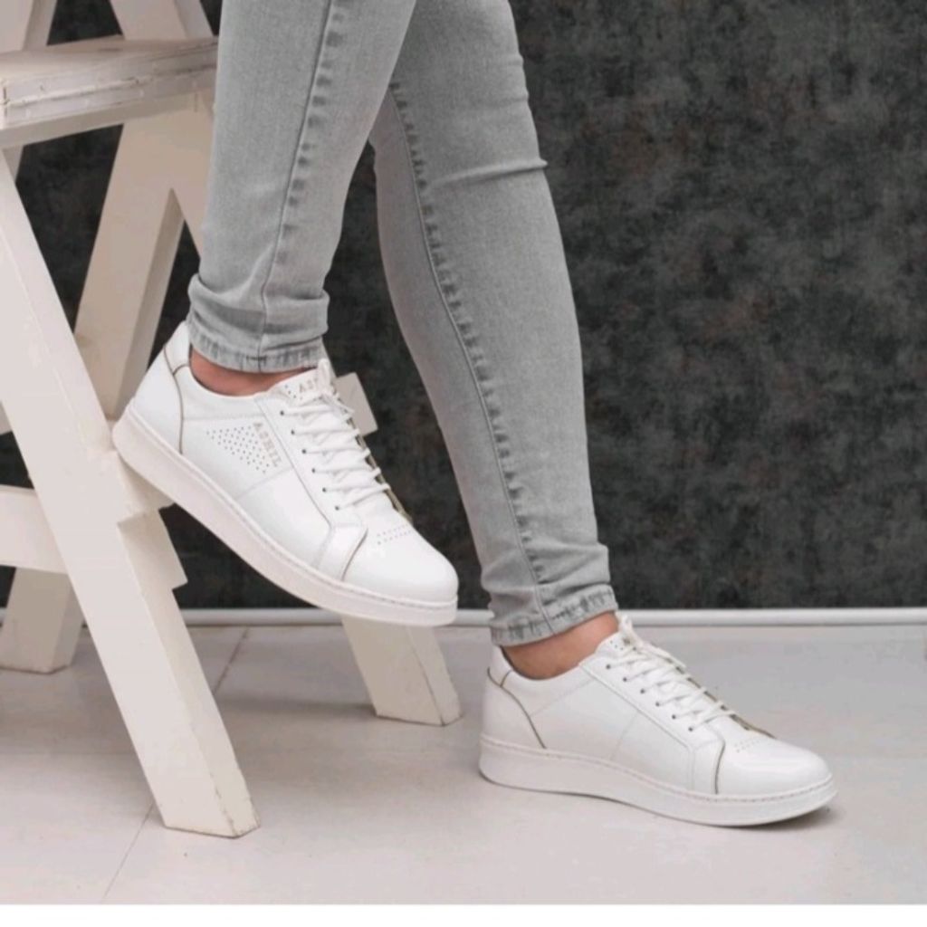 فروش اینترنتی کفش اسپرت مردانه مدل آراس رنگ سفید