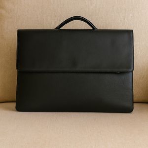 کیف اداری تمام چرم گاوی مدل ایتالیایی (پرادا)