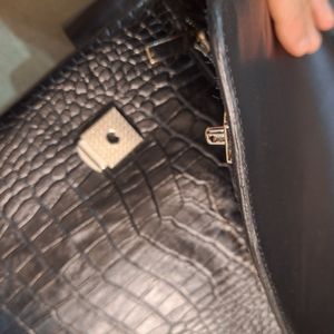 خرید اینترنتی کیف اداری تمام چرم گاوی مدل ایتالیایی(پرادا)