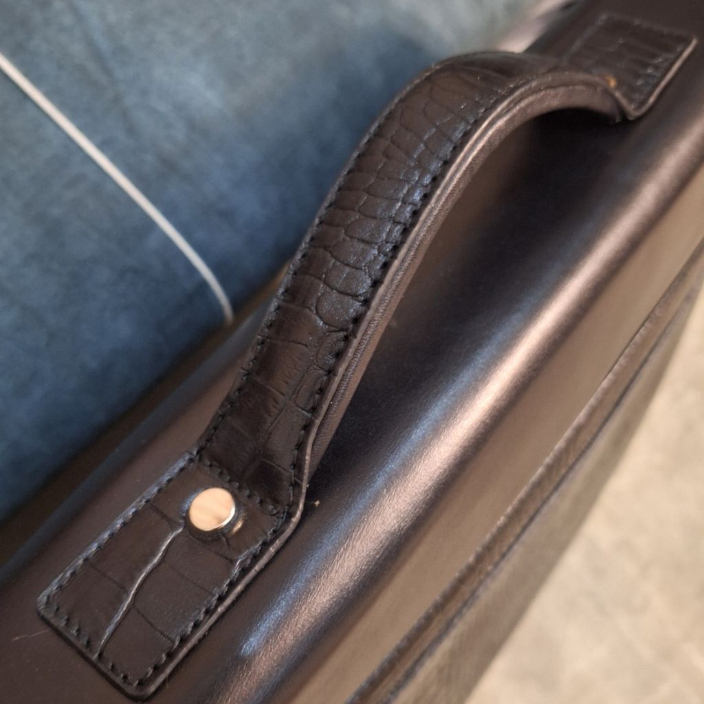 خرید انلاین کیف اداری تمام چرم گاوی مدل ایتالیایی(پرادا)