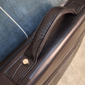 خرید انلاین کیف اداری تمام چرم گاوی مدل ایتالیایی(پرادا)