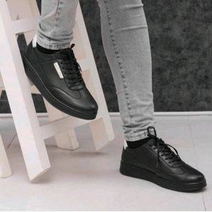 قیمت ارزان کفش کتونی مردانه مدل وندیک رنگ مشکی سفید