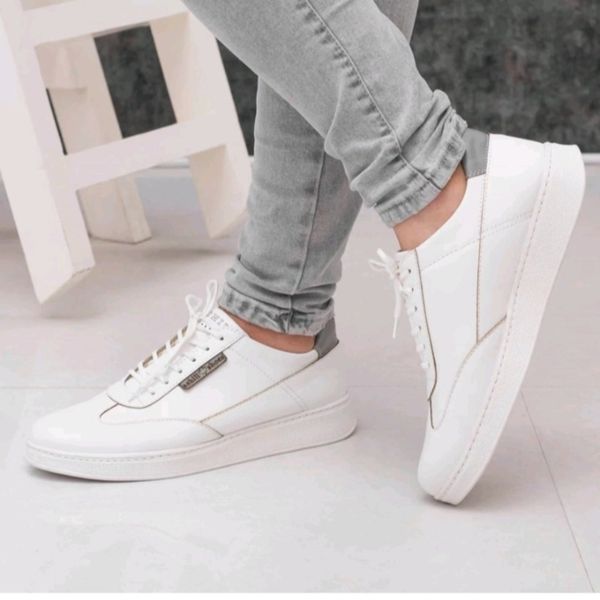 کفش کتونی مردانه مدل وندیک رنگ سفید طوسی