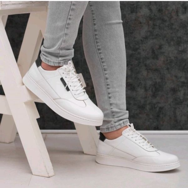 کفش کتونی مردانه مدل وندیک رنگ سفید مشکی