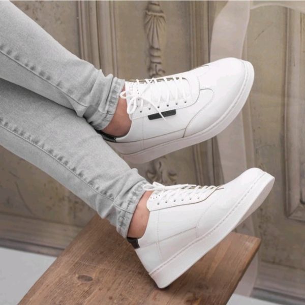 کفش کتونی مردانه مدل وندیک رنگ سفید مشکی