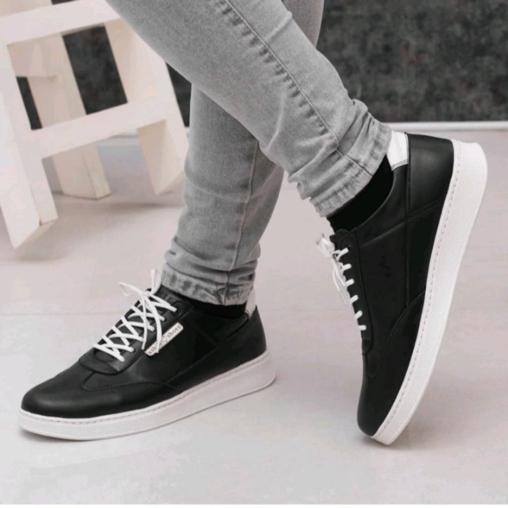 قیمت ارزان کفش کتونی مردانه مدل وندیک رنگ مشکی سفید زیره سفید