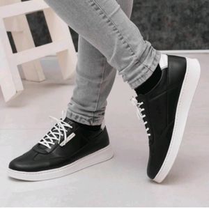 قیمت ارزان کفش کتونی مردانه مدل وندیک رنگ مشکی سفید زیره سفید