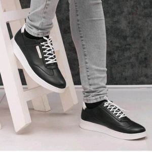 فروش اینترنتی کفش کتونی مردانه مدل وندیک رنگ مشکی سفید زیره سفید