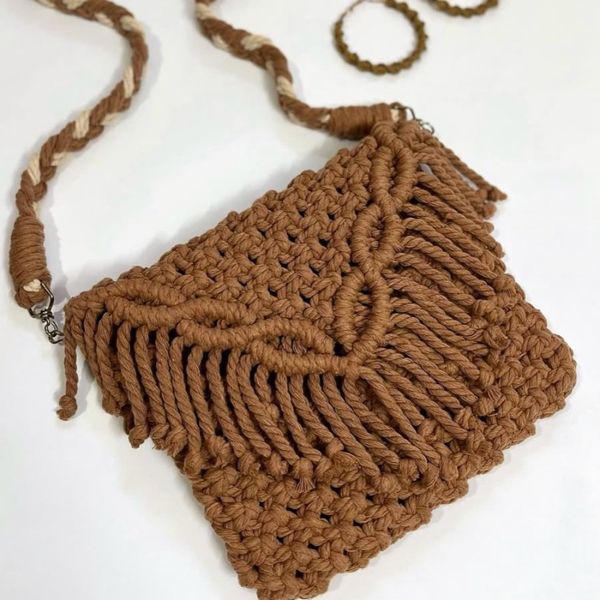 کیف دوشی زنانه مدل دیلا