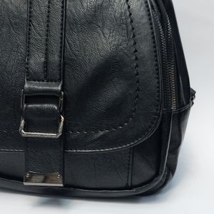 خرید اینترنتی کوله چرمی زنانه وارداتی با کیفیت