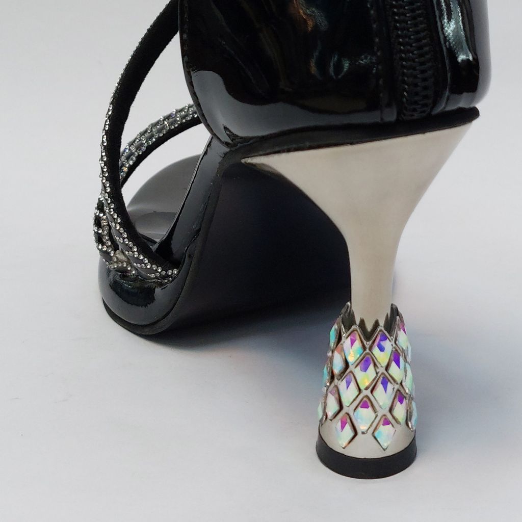 خرید انلاین کفش مجلسی زنانه پاشنه نگینی الماسی YSL