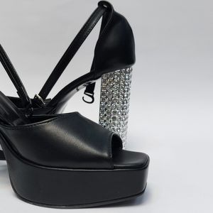 خرید انلاین کفش مجلسی زنانه پاشنه نگین دار