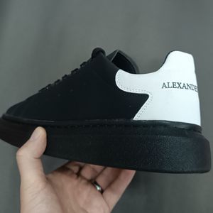 خرید انلاین کتونی ونس مردانه مک کویین مشکی کیفیت بالا(تخفیف خورده)