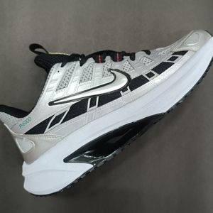 مشخصات کتونی مردانه نایک p6000 نقره ای کیفیت بالا