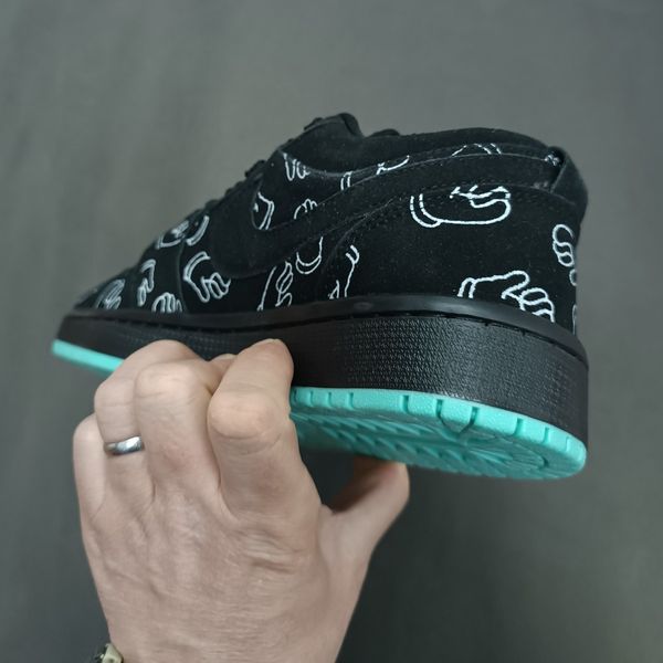 کتونی مردانه جردن کاز jordan kaws مشکی کیفیت بالا