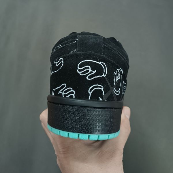 کتونی مردانه جردن کاز jordan kaws مشکی کیفیت بالا