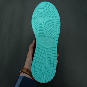 فروش اینترنتی کتونی مردانه جردن کاز مشکی کیفیت بالا