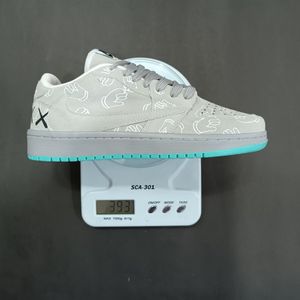 خرید آنلاین کتونی مردانه جردن کاز طوسی کیفیت بالا