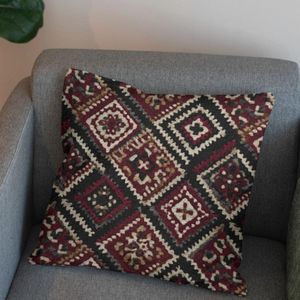 مشخصات پارچه مخمل روبالشی پارچه باما طرح سه بعدی فرش ایرانی کد 5014672