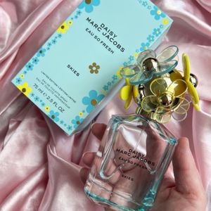 مشخصات تستر اروپایی مارک جاکوبز دیزی او سو فرش اسکایز Marc Jacobs Daisy Eau So Fr