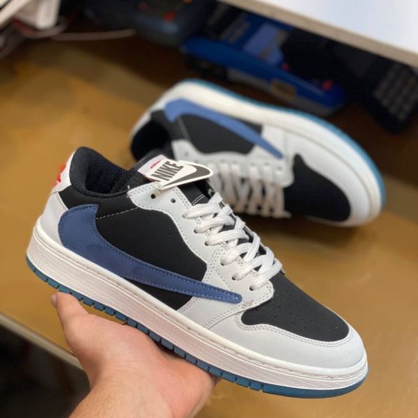 کفش جردن تراویس مردانه رنگ سفید مشکی