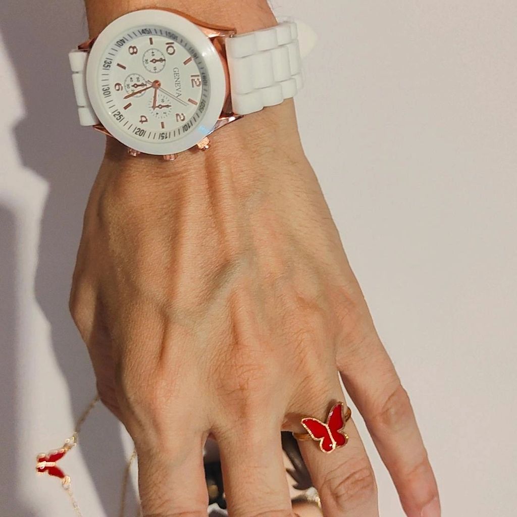 قیمت ارزان ساعت سیلیکونی فریم رزگلد جنوا + ست هدیه