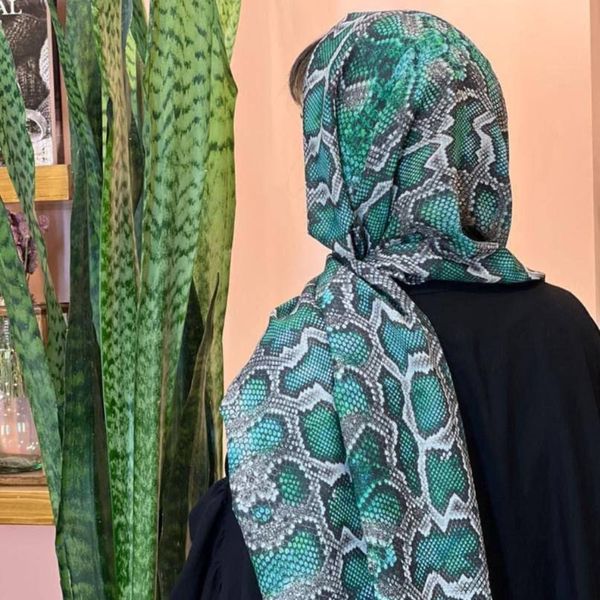 شال نخی منگوله دار کد 1139