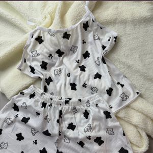 فروش اینترنتی تاپ و شلوارک نخی طرحدار