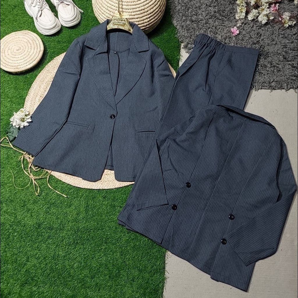 مشخصات کت شلوار تانیا پشت دکمه نورا