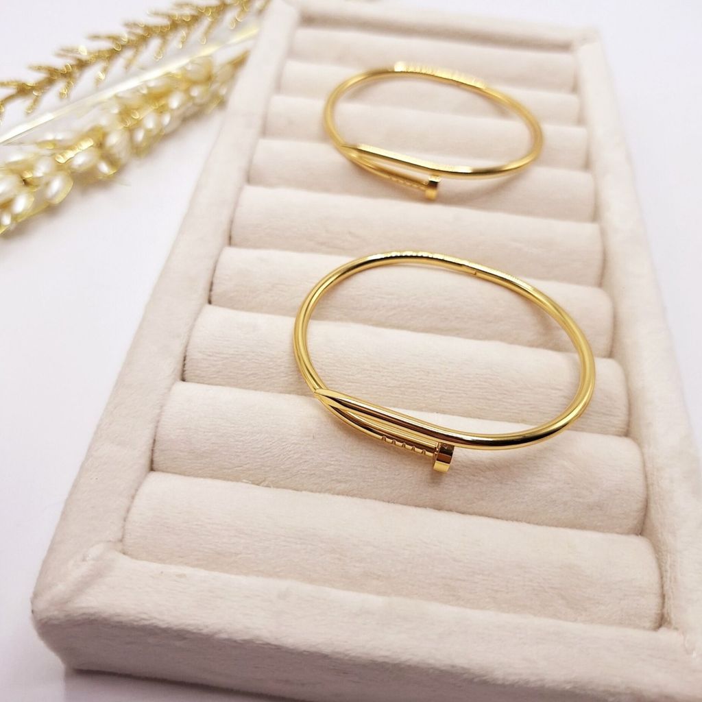 قیمت ارزان دستبند پرطرفدار میخی طلایی