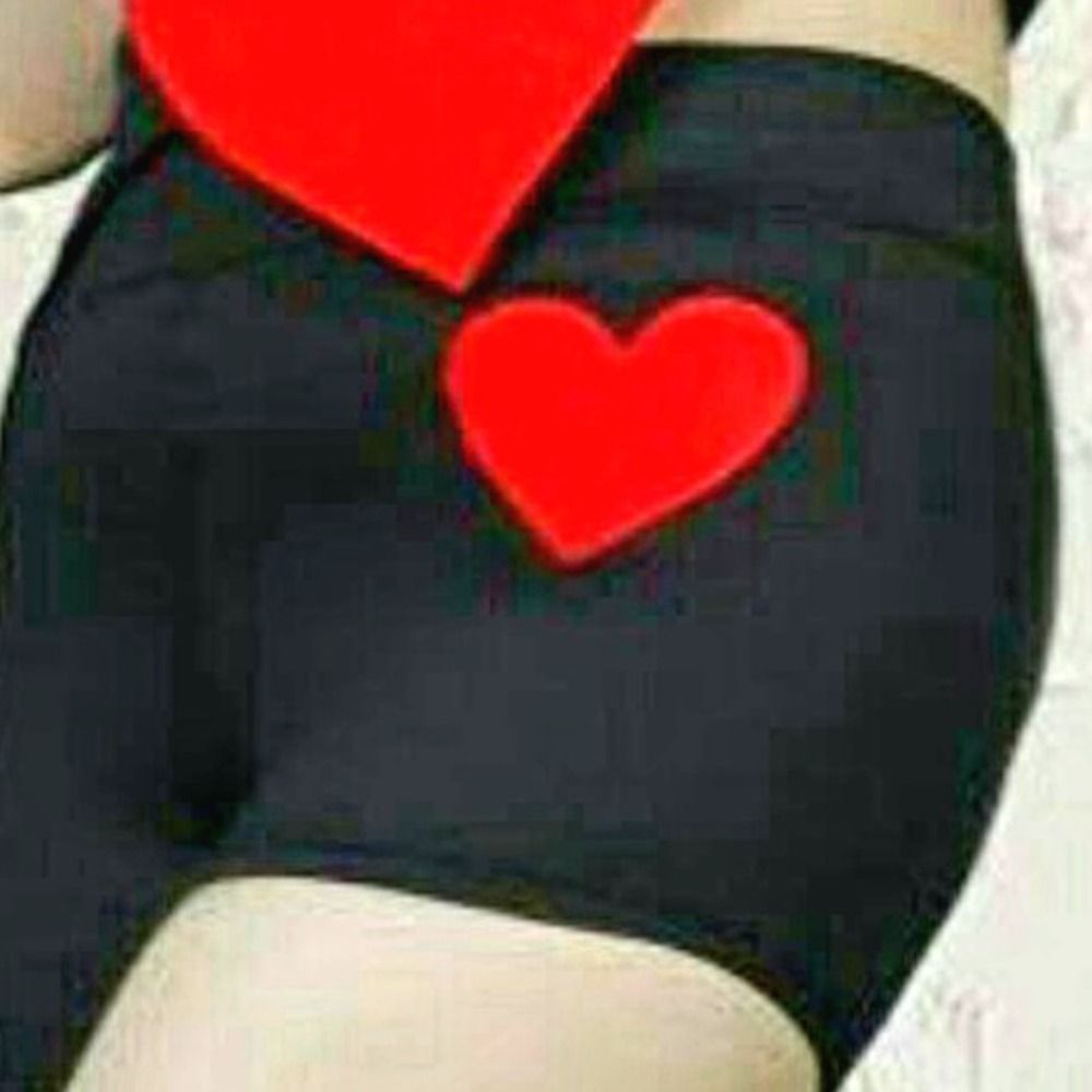 خرید اینترنتی شورتک مشکی قلب مخمل
